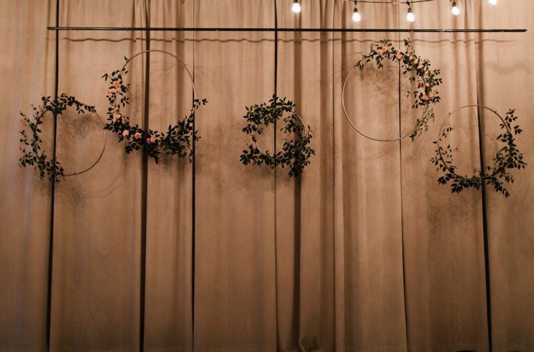 © Elizabeth Zuluaga // 2019
Urban Edge Wedding Inspiration - Seattle Wedding Photographer