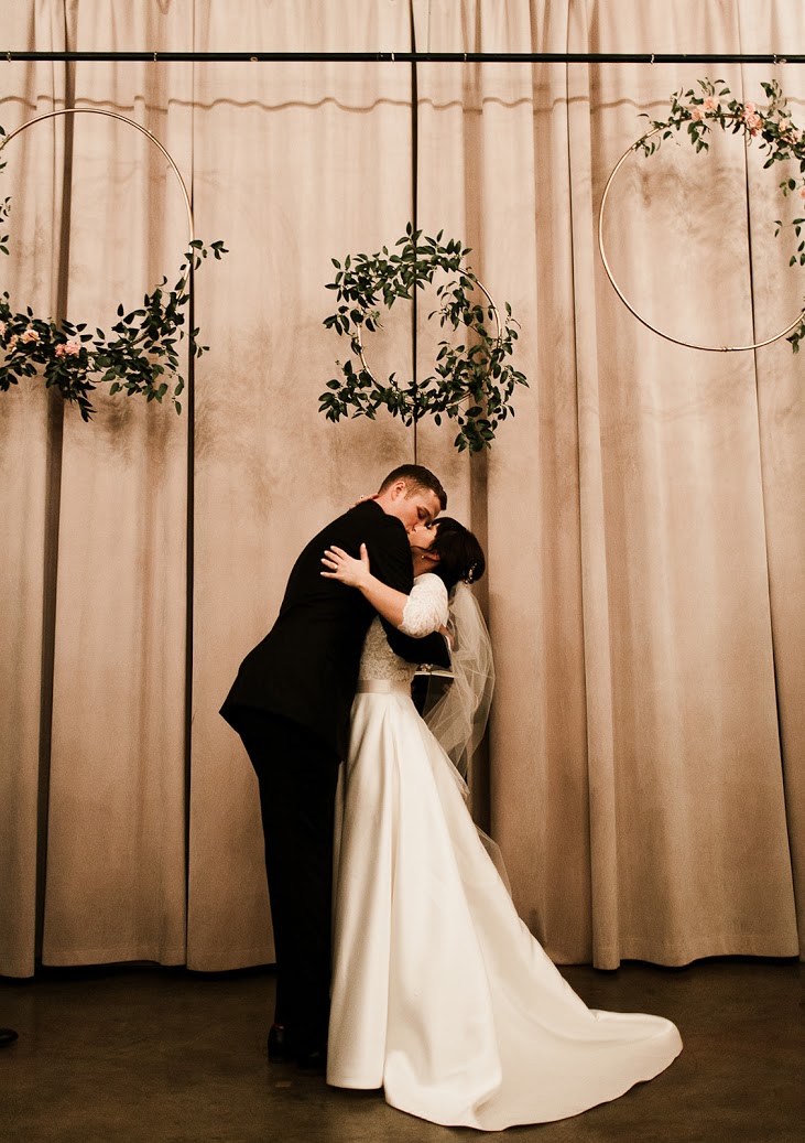 © Elizabeth Zuluaga // 2019
Romantic Urban Wedding at Urban Feast - Seattle Wedding Photographer